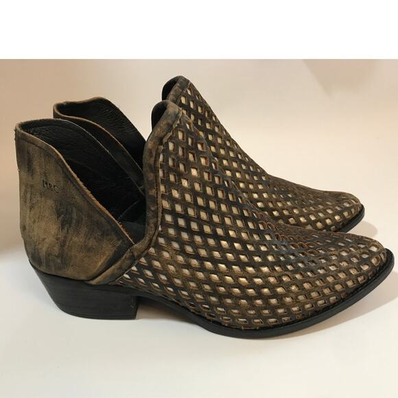 Musse & Cloud Netflix Leather Laser Cut Ankle Boots 10 Athropologie - Picture 1 of 10